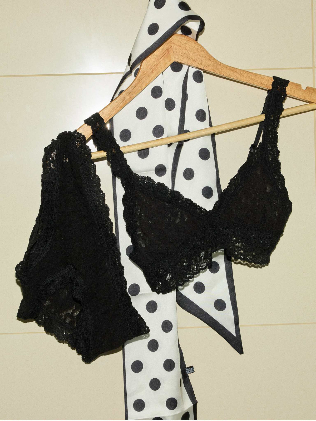Hanky Panky Black Lace Crossover Bralette