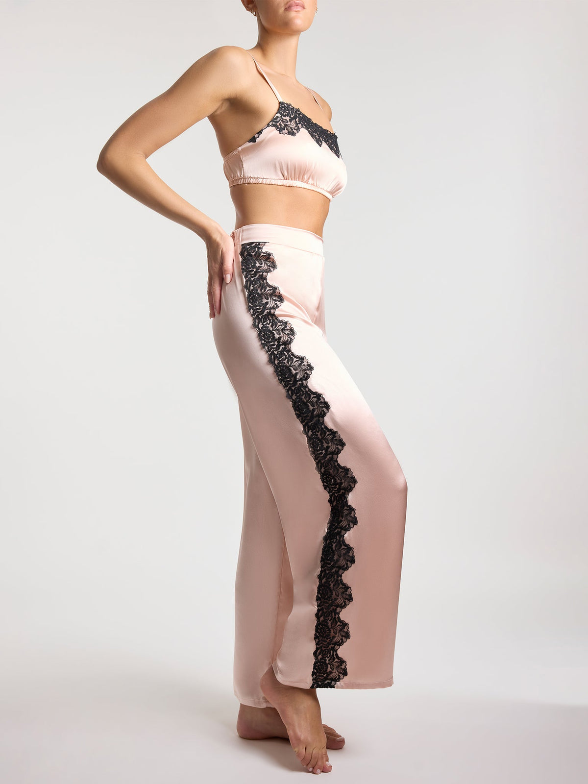 Hanky Panky Lexi Wood X Hanky Panky Victoria Silk Bralette Blush/Blac